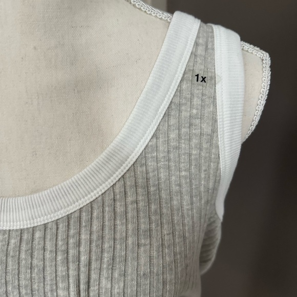 Maurices Tank - Picture 2 of 4